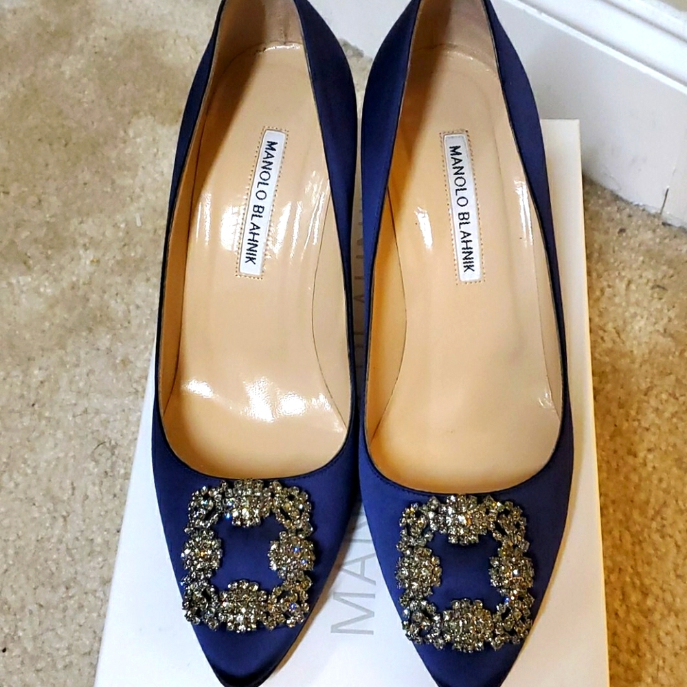 Manolo Blahnik Hangisi Navy Satin 70 mm Pumps